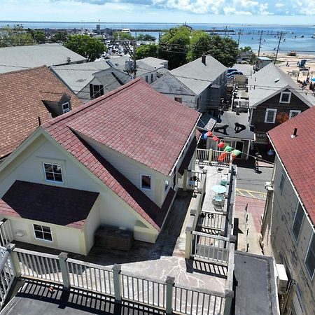 Center Of Town Steps Away Private Deck Provincetown Exterior foto