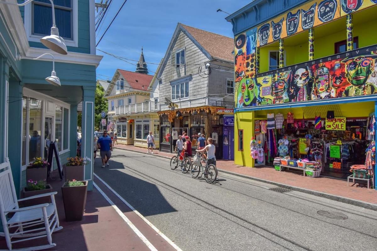 Center Of Town Steps Away Private Deck Provincetown Exterior foto