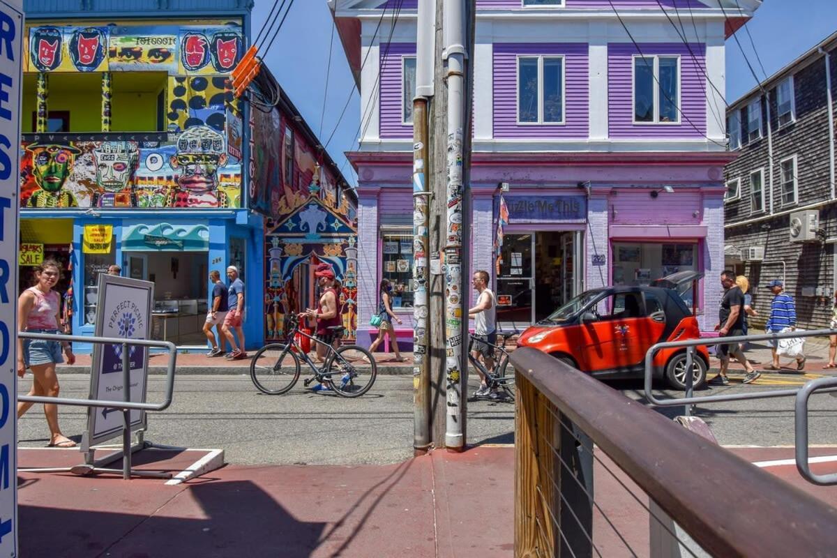 Center Of Town Steps Away Private Deck Provincetown Exterior foto
